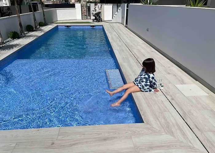 Beach Bungalow With Swiming Pool And Long Terrace