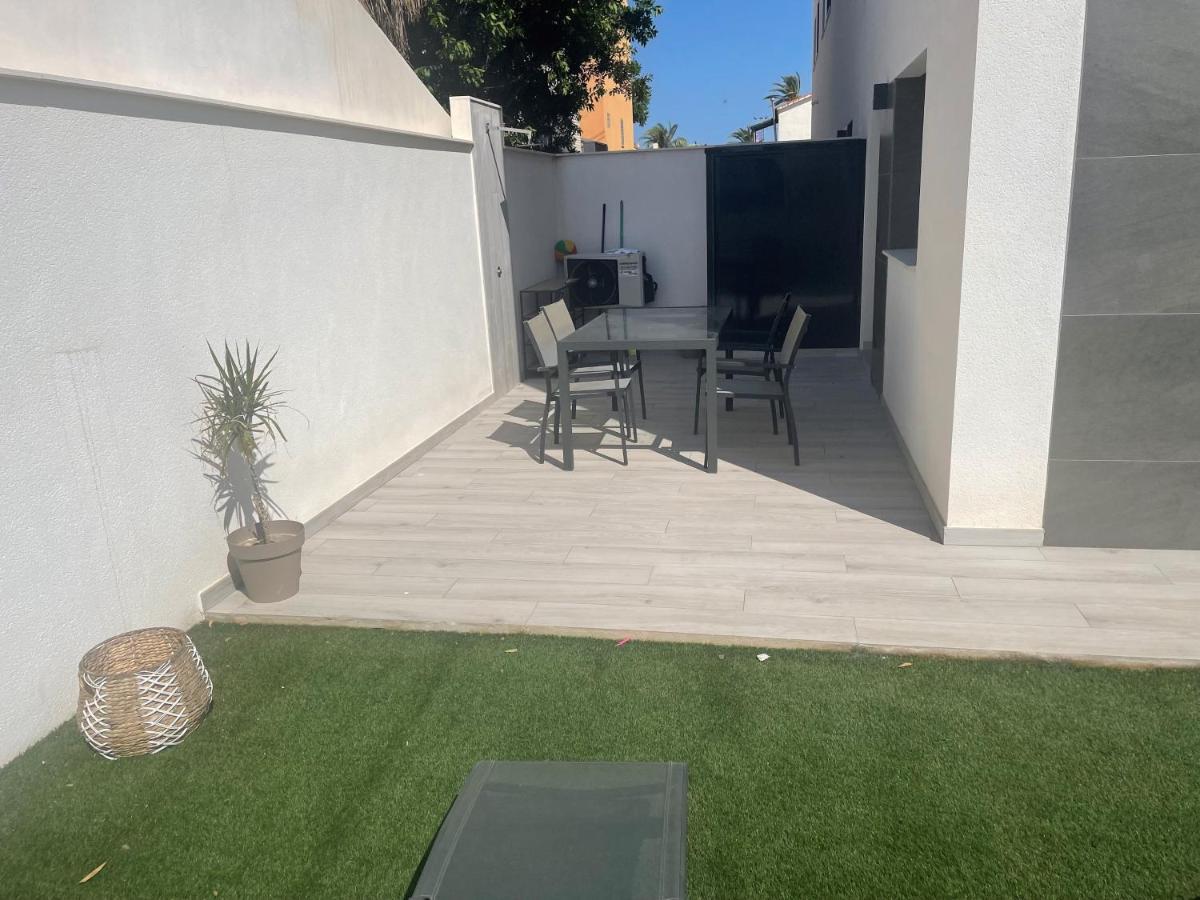 Apartment With Swiming Pool And Long Terrace